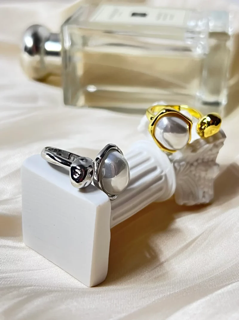 Rebel Baroque Pearl Rings (Gold/Silver) - Image 3