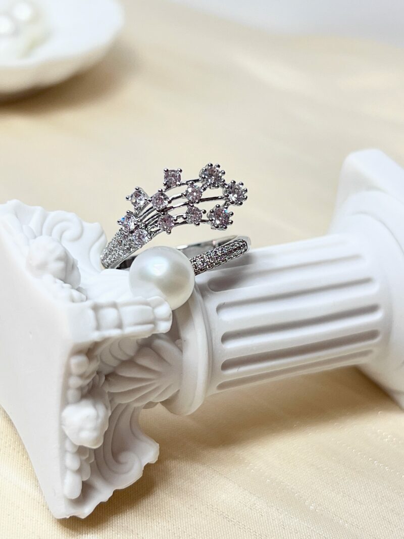 Regal Crown Pearl Ring