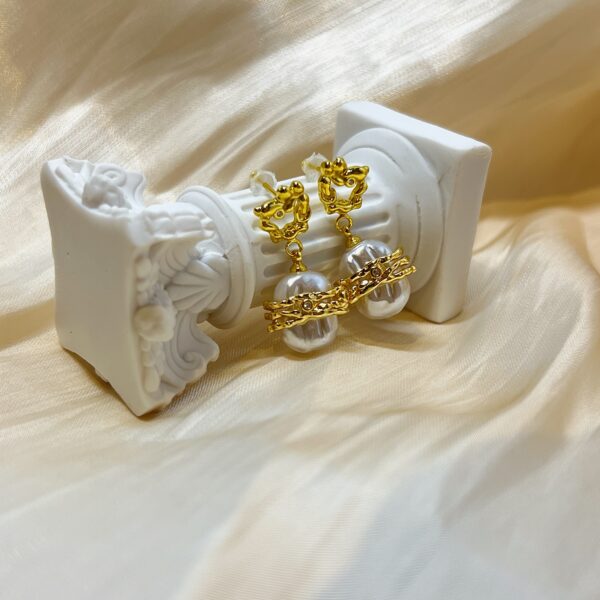Baroque Pearl Denise Drops